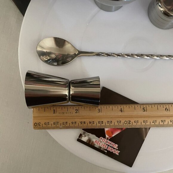 TNCO Cocktail Shaker Set With Jigger and Spoon - Picture 9 of 10